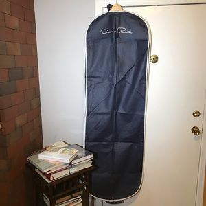 Authentic Oscar de La Renta garment bag.